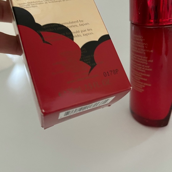 Shiseido Power Infusing Concentrate limited ed. - Picture 4 of 5